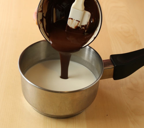 almond-joy-hot-chocolate-5.jpg
