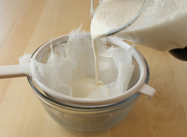 almond-milk-recipe--7.jpg