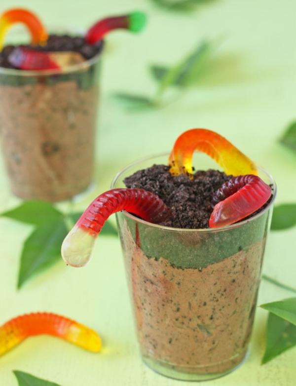 Dirt Pudding Cups With Gummy Worms Recipe