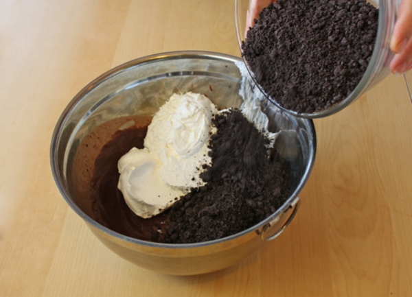 worms-in-dirt-pudding-cups-recipe-6.jpg