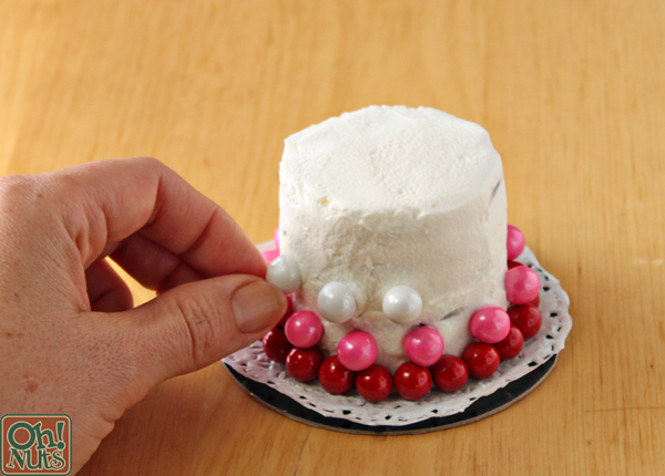 Easy Valentine's Day Mini Cakes | OhNuts.com