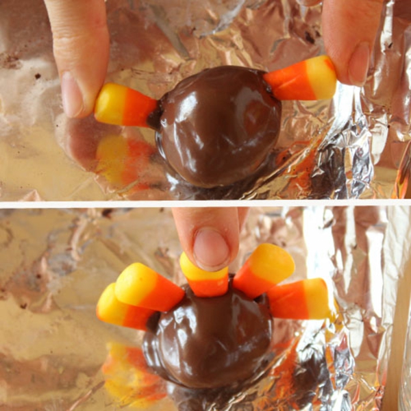 DIY Candy Chocolate Turkeys for Thanksgiving | Oh Nuts Blog