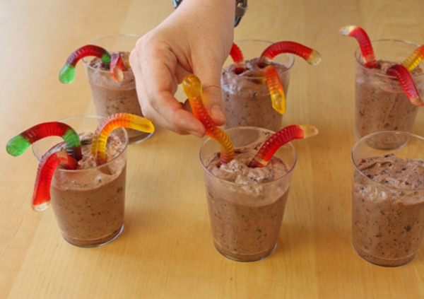 Dirt Pudding Cups With Gummy Worms Recipe | Oh Nuts Blog