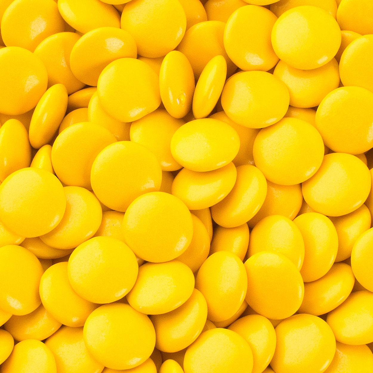 Угадай желтый. Желтые конфеты. Конфетка жёлтый. Желтый леденец. Желтая Эстетика конфетки.
